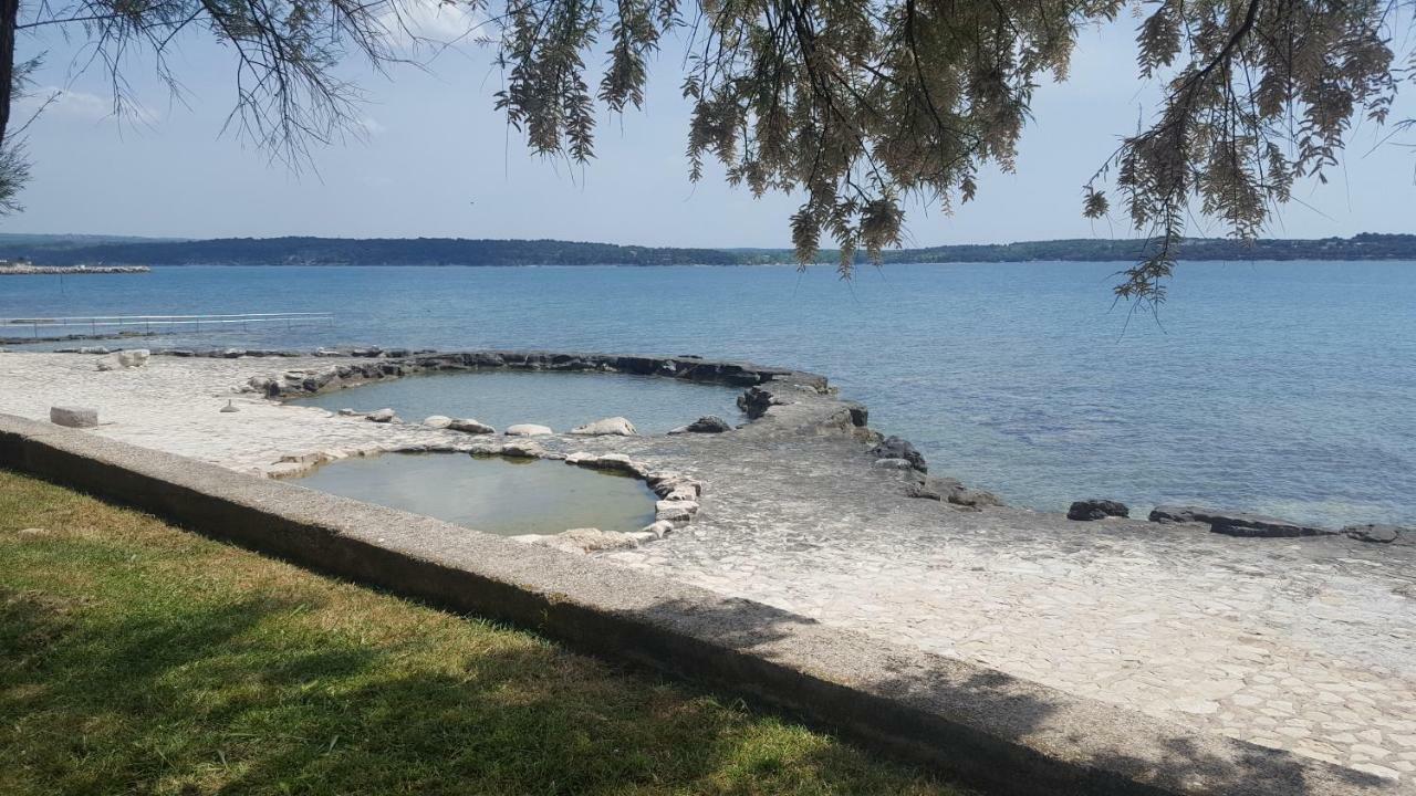 Apartman Luka Novigrad Istria Exteriör bild